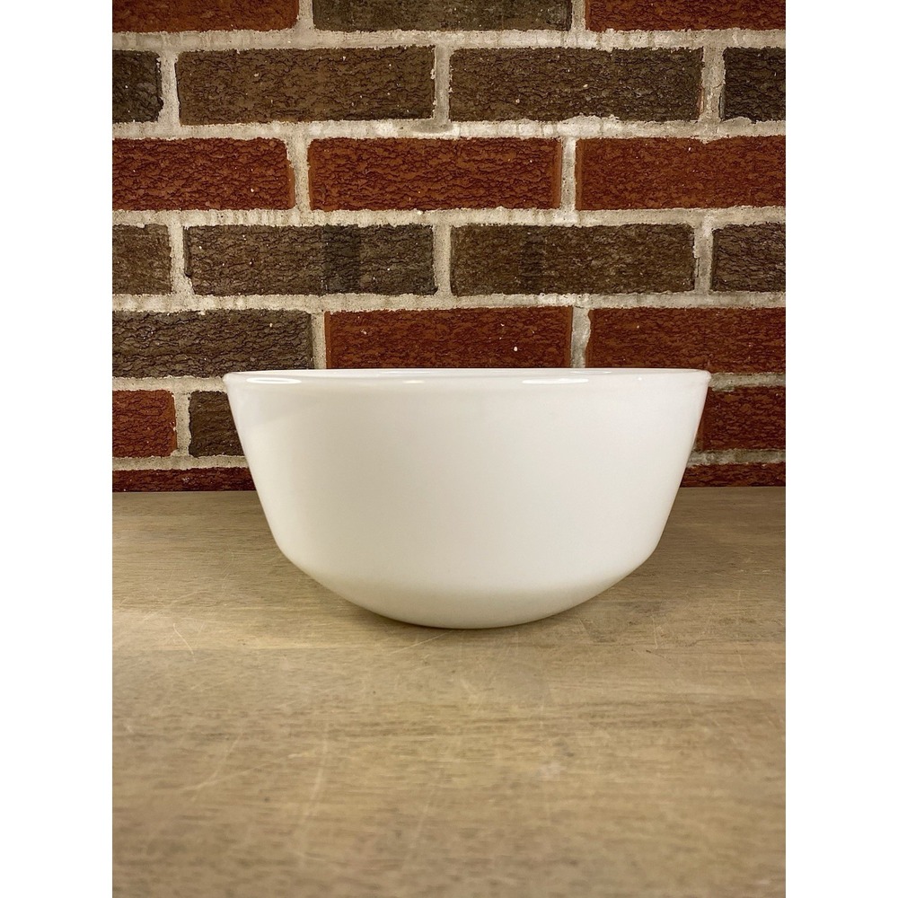 Vintage Anchor‎ Hocking Fire King White Milk Glass Mixing Bowl Smooth Large
